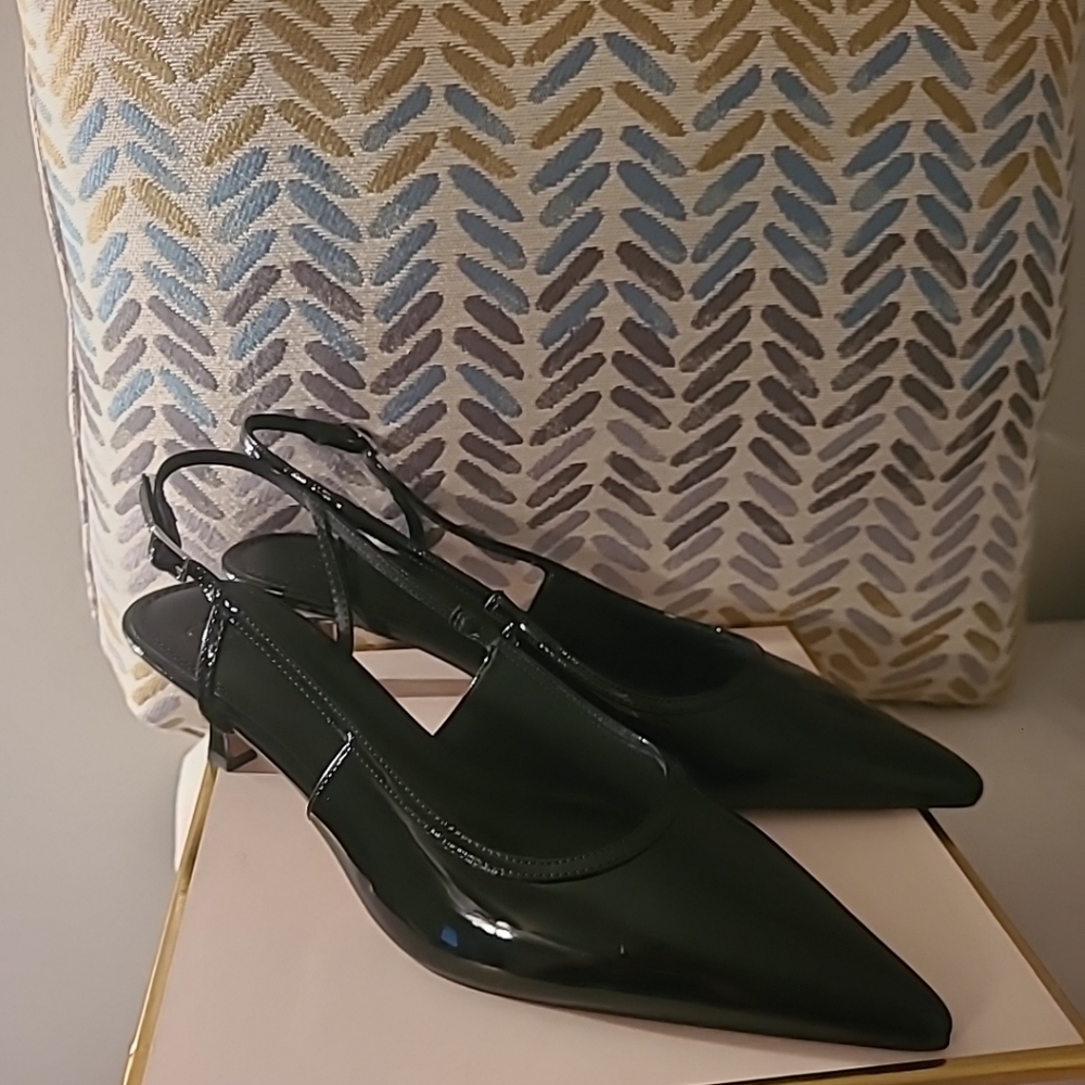 ASOS DESIGN Strut slingback mid heeled shoes in black patent leather - Picture 2 of 6